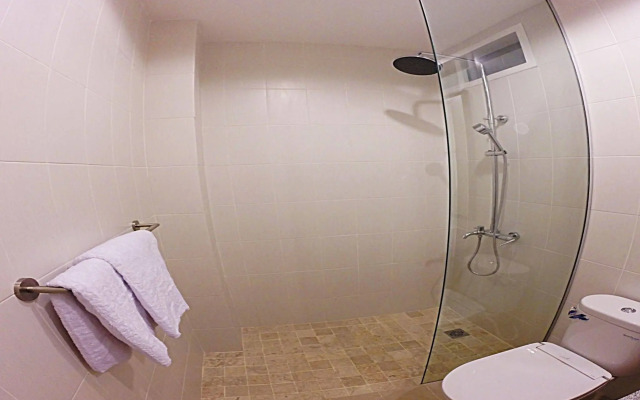Asoka Hotel & Suite