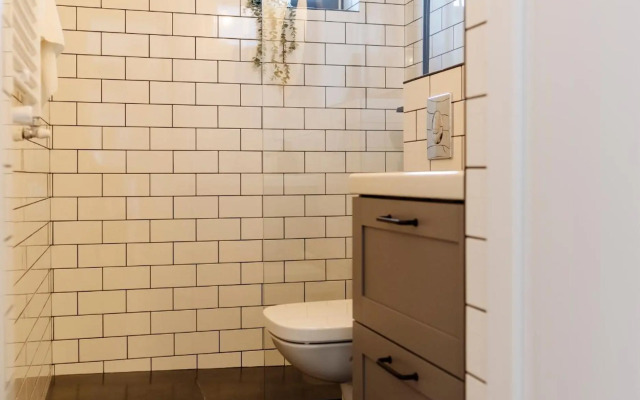 Sunny 2BR Flat - Top Location - Amazing Balcony