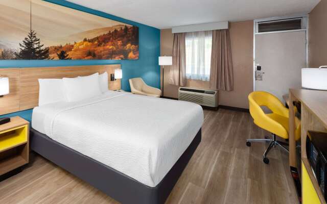 Days Inn by Wyndham Shelby