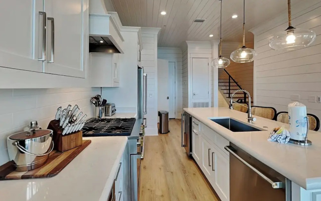 The Osprey #8 - Pelican Landing