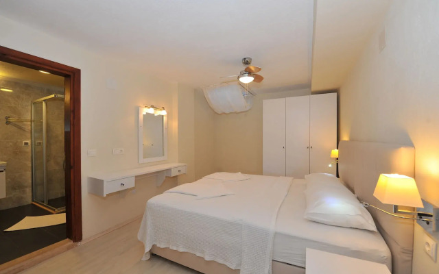 Grenadine Lodge