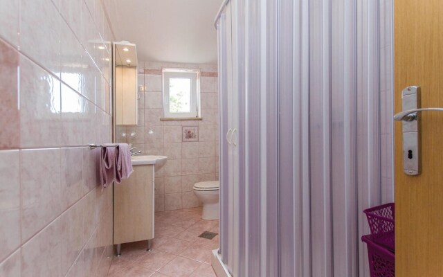 Nice Home in Labin With Wifi and 4 Bedrooms