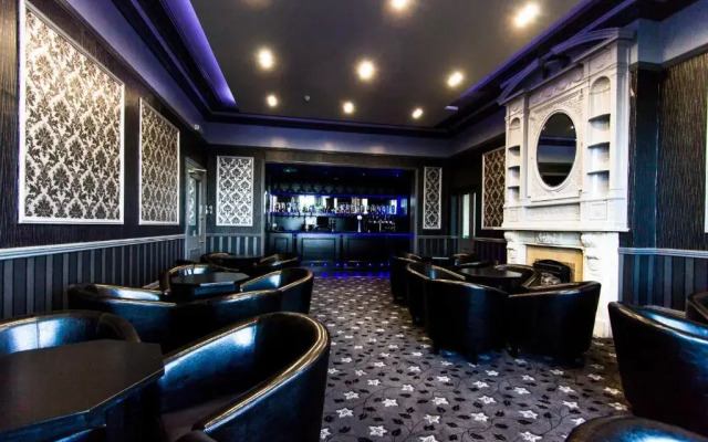 The Carlton Hotel