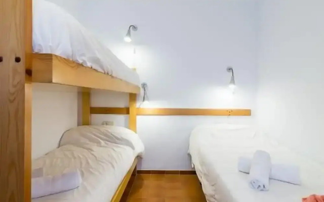 Family flat with parking near beach