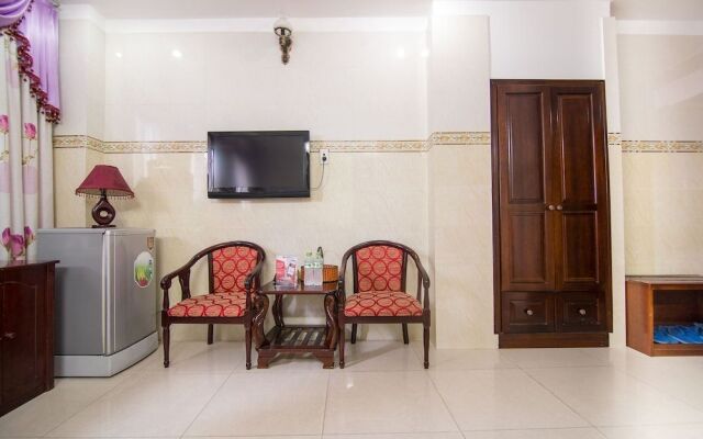 RedDoorz Plus near Tan Son Nhat Airport