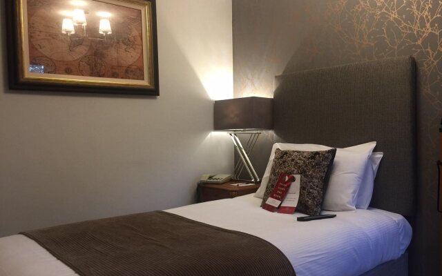 De Rougemont Manor Hotel & Suites
