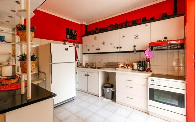 Bright And Spacious Flat, 5 Min From The Beach