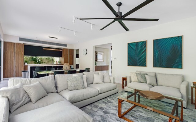 Esprit 11 Palm Cove