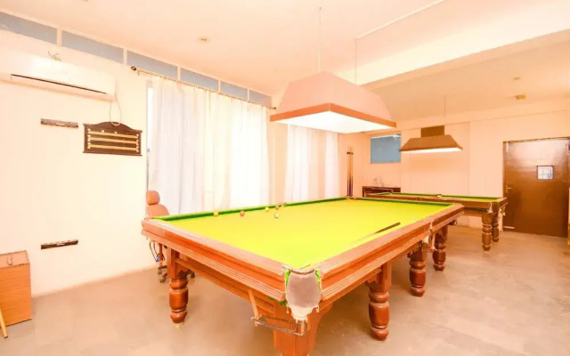 Capital O 38623 Pathankot Club