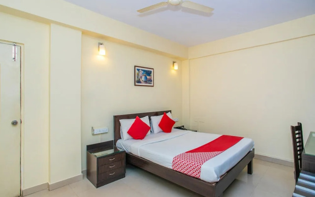 OYO 18923 Mel's Regency