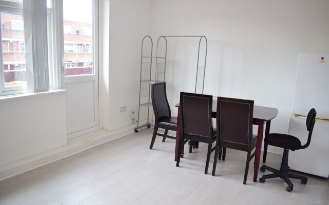 3 Bedroom Shadwell Flat