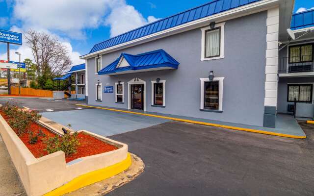 Rodeway Inn & Suites Fort Jackson