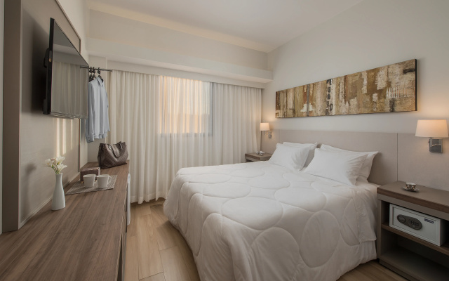 Hotel Nacional Distributed by Intercity