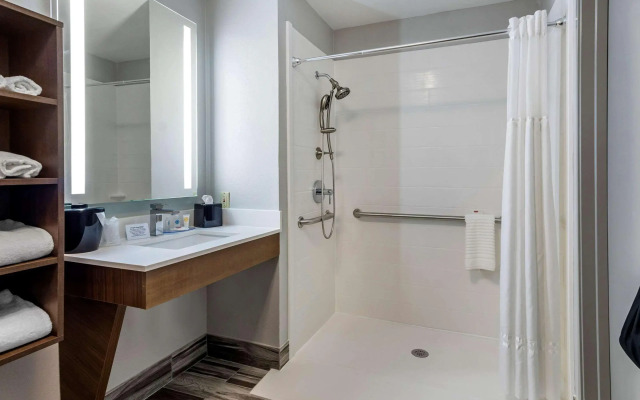 Comfort Inn & Suites Troutville - Roanoke North / Daleville