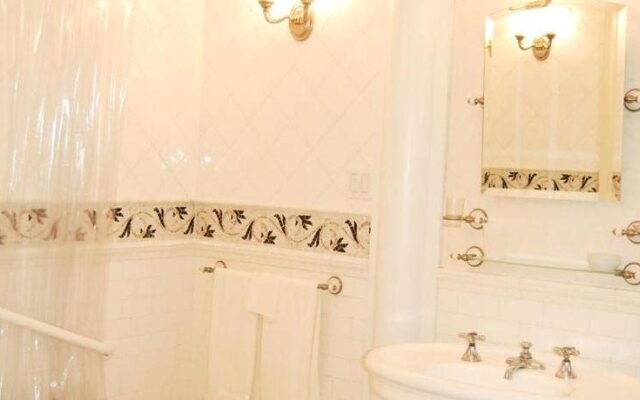 The Albanus Phillips Inn