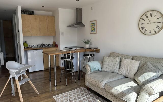 Cozy Coastal Lodge in Hayle