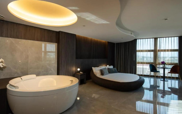 Gold Tower Lifestyle Hotel