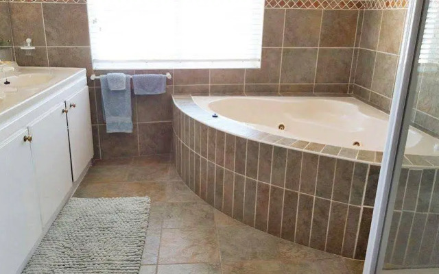 Sunset Lodge Guest House