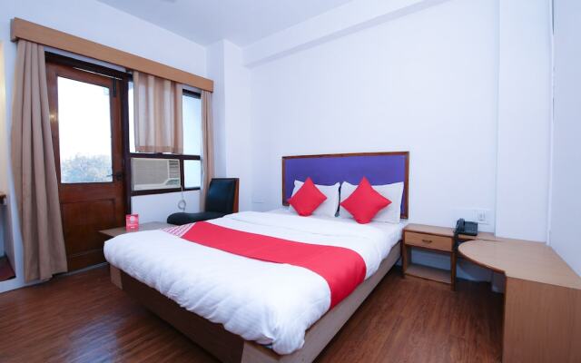 OYO 10606 Hotel Shriradha Civic Centre