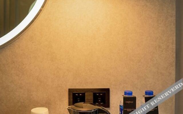 Hangzhou Yunrui@Hotel (Linping Yintai Department Store Pedestrian Street)