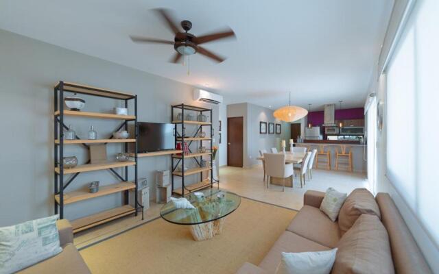 Amazing 2BR condo surrounded by nature by Happy Address