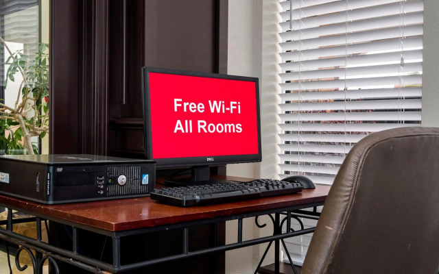 Red Roof Inn PLUS+ & Suites Knoxville West-Cedar Bluff