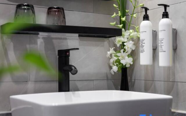 Youli Hotel (Shanghai People's Square)