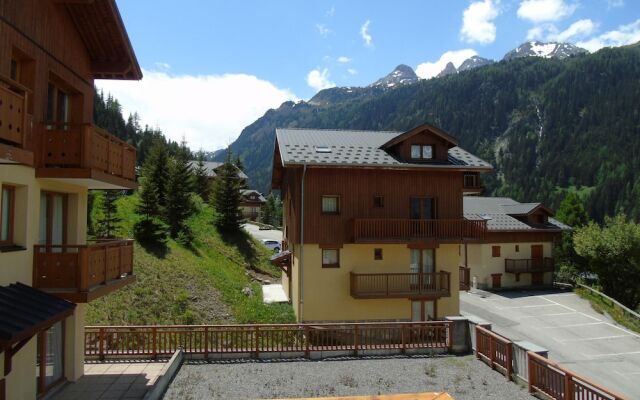 Lou Services Apartment G12 LSI 001