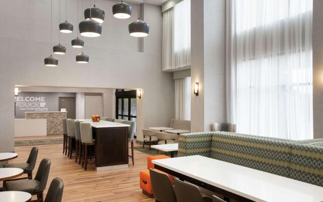 Hampton Inn and Suites Pine Bluff