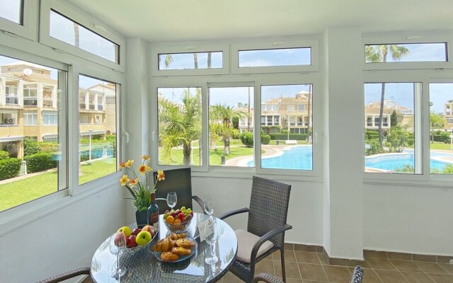 Beautiful 2-Bed Apartment in Denia near the beach