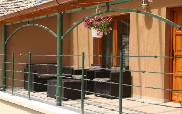 Hunyadi Panzió-Apartman