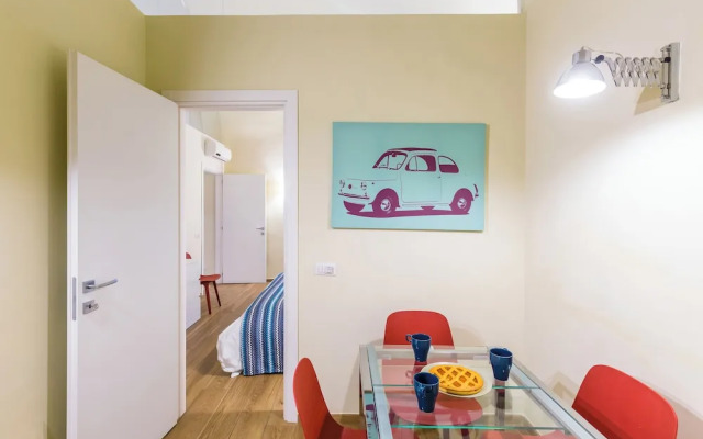 Apartment in the Heart of Nightlife