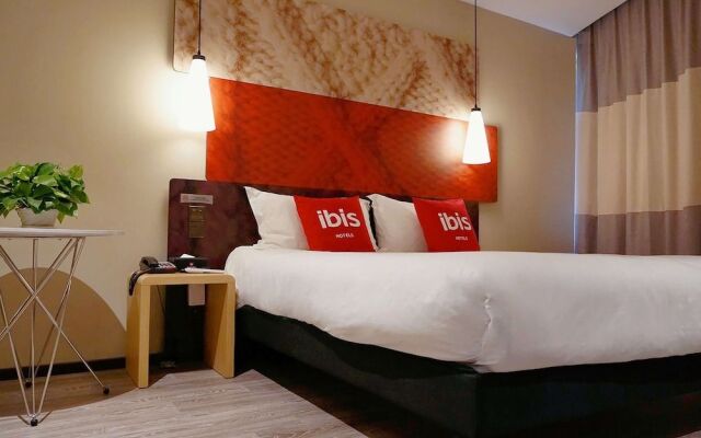 Ibis Jiayuguan Railway Station Hotel
