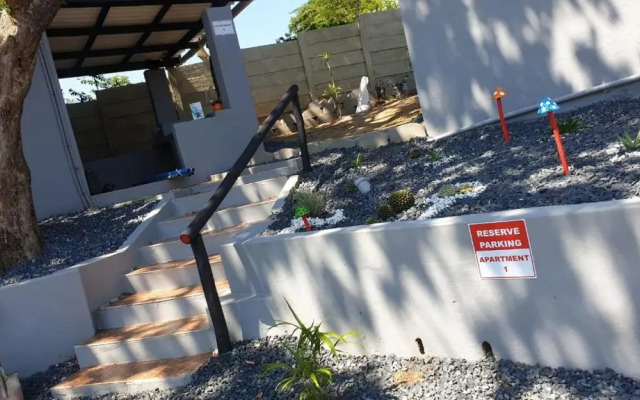 Sade Holidays - 14 A on Berea Manaba Margate