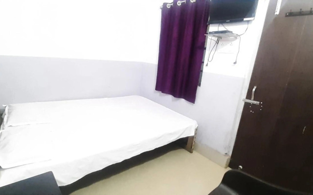 SPOT ON 87876 Gajadhar Rest House