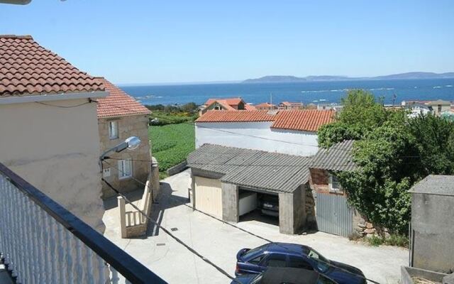 Apartment - 4 Bedrooms with Sea views - 107766