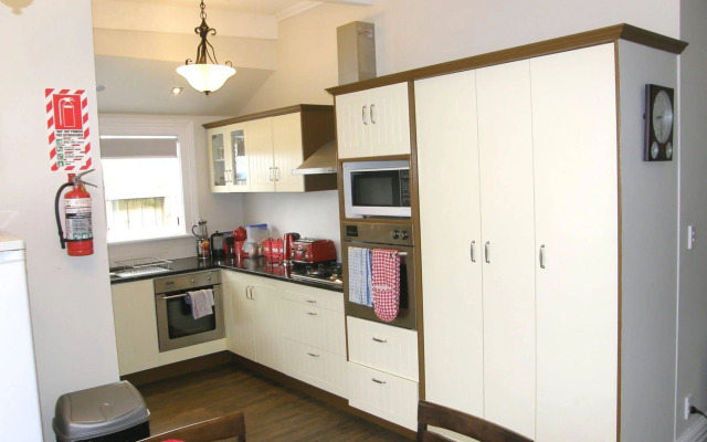 Ponsonby Manor