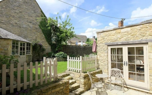 Coach House Burford, Burford