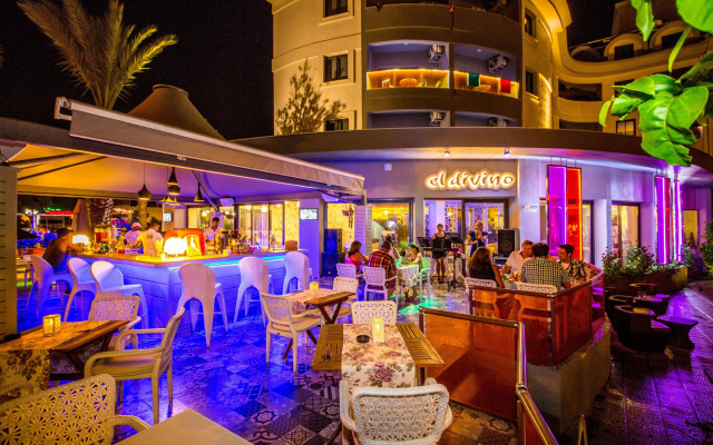 Costa Mare Suites