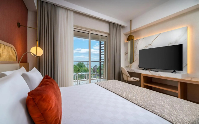Trendy Palm Beach (Adults Only, 16+)
