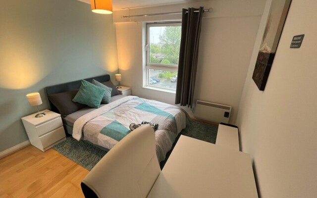 Spacious Modern 2BR Apartment Near City Center