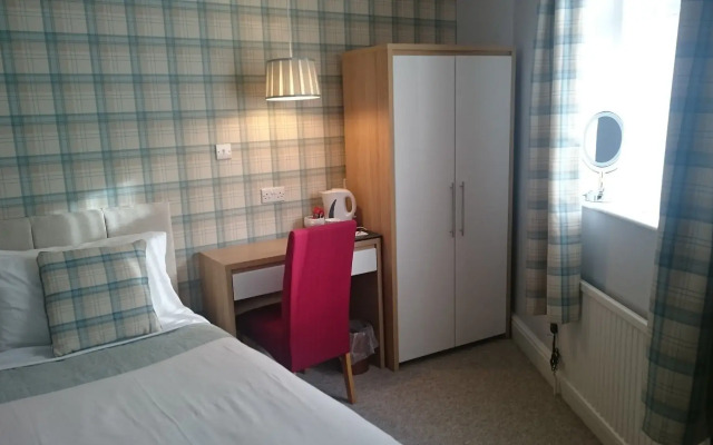 Dukes Folly Hotel