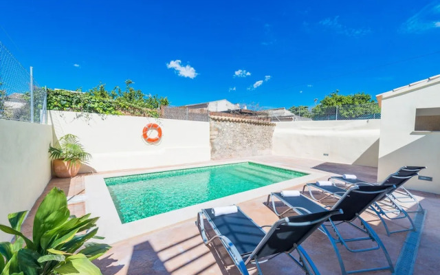 Pegaso in Campanet With 4 Bedrooms and 2 Bathrooms