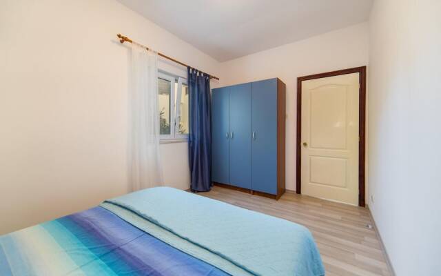 Beautiful Apartment in Brist With 1 Bedrooms and Wifi