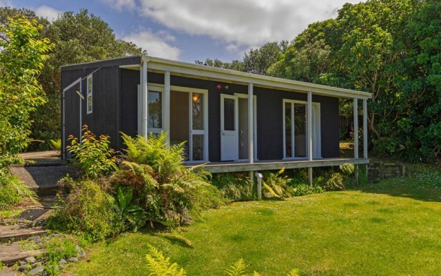 Hahei Hideaway - Hahei Holiday Home – Outside – Hahei