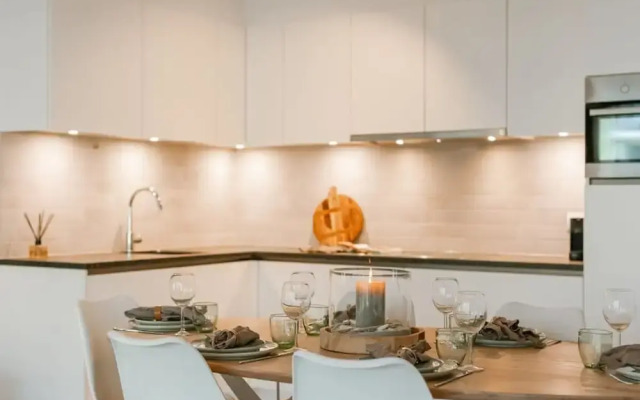 Bright Apartment in Sky Garden With Terrace