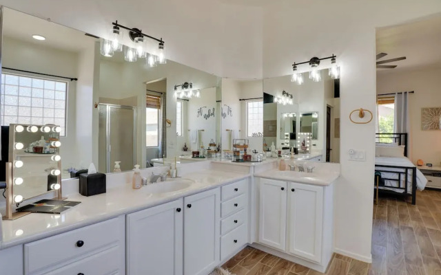 14 Mi to Dtwn: Tucson Escape w/ Patio!