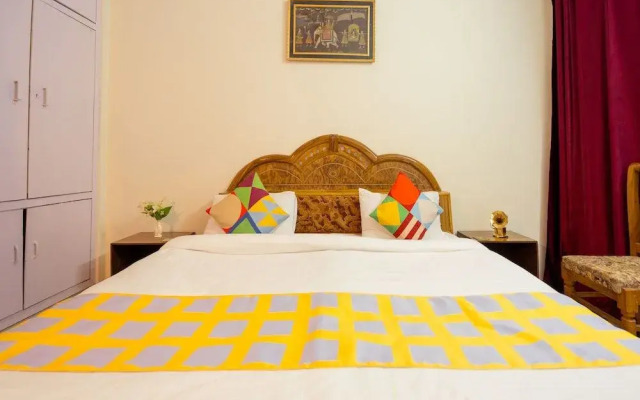 OYO 13726 Home Cozy 2BHK Hathi Paon Road