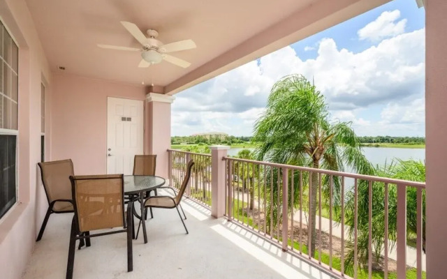 3 Bedroom Premium Lakeview Condo-1012