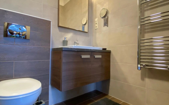 Frank & Fang Apartments MK1